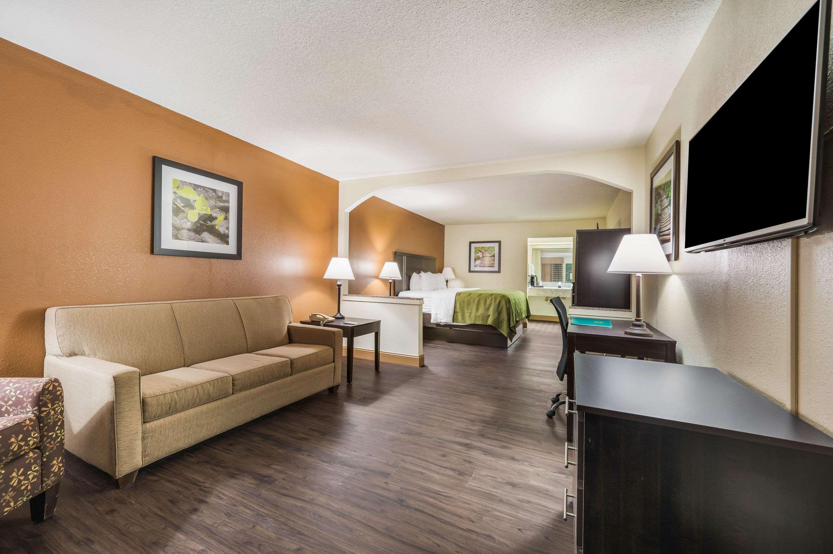 Quality Inn & Suites Corinth West Zewnętrze zdjęcie