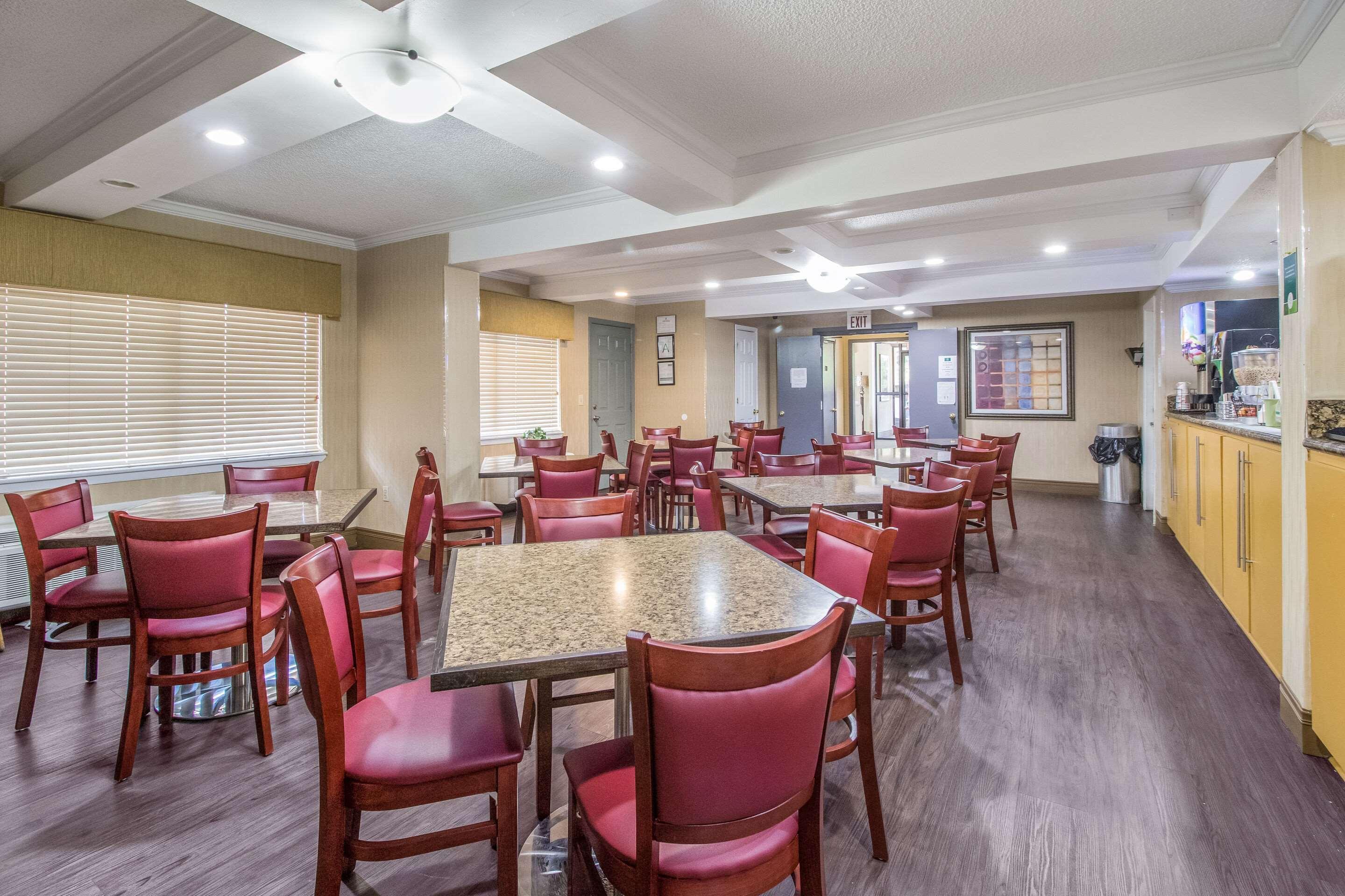 Quality Inn & Suites Corinth West Zewnętrze zdjęcie